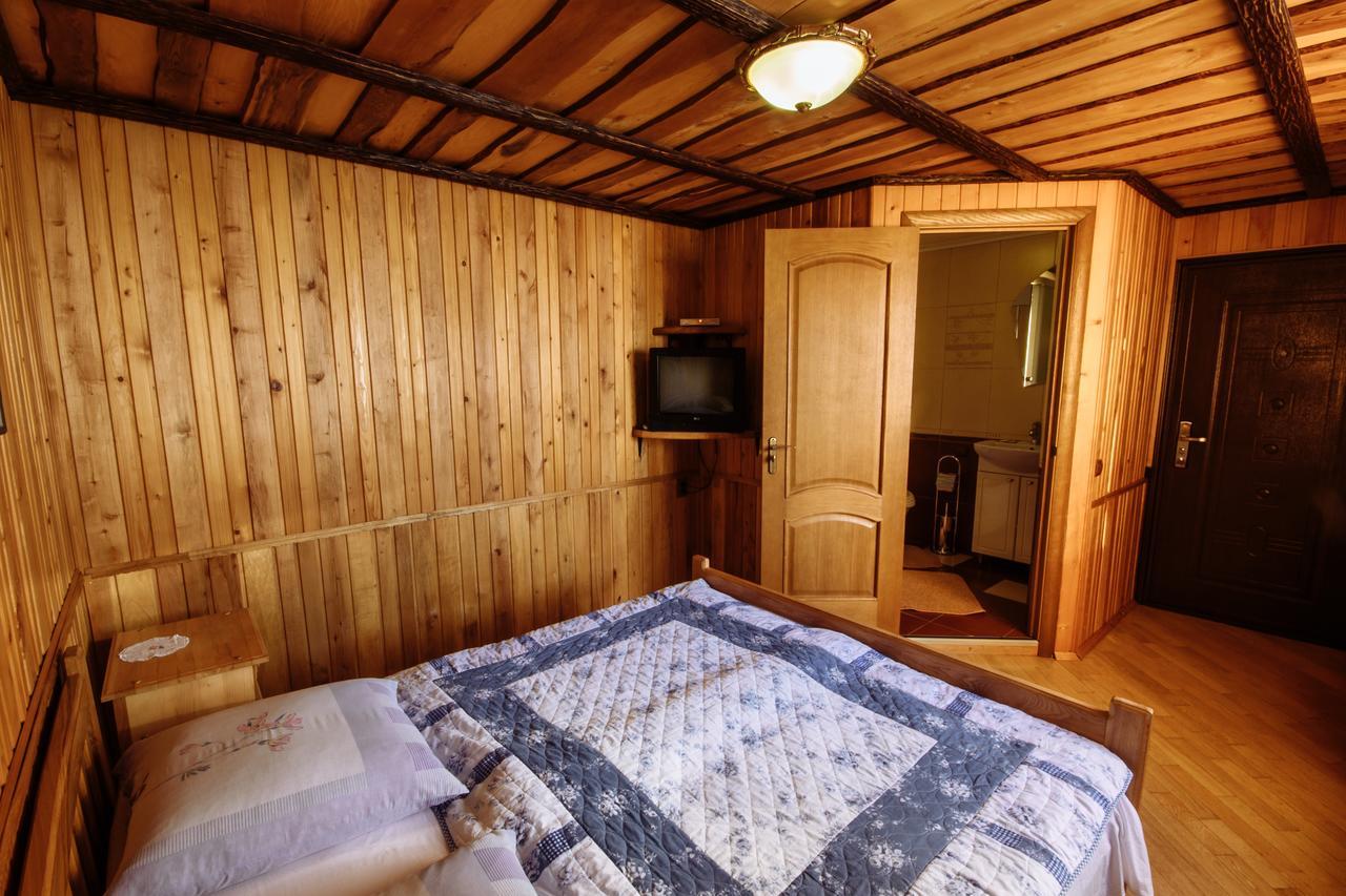 Korona Karpat Hotell Lazeshchyna Eksteriør bilde